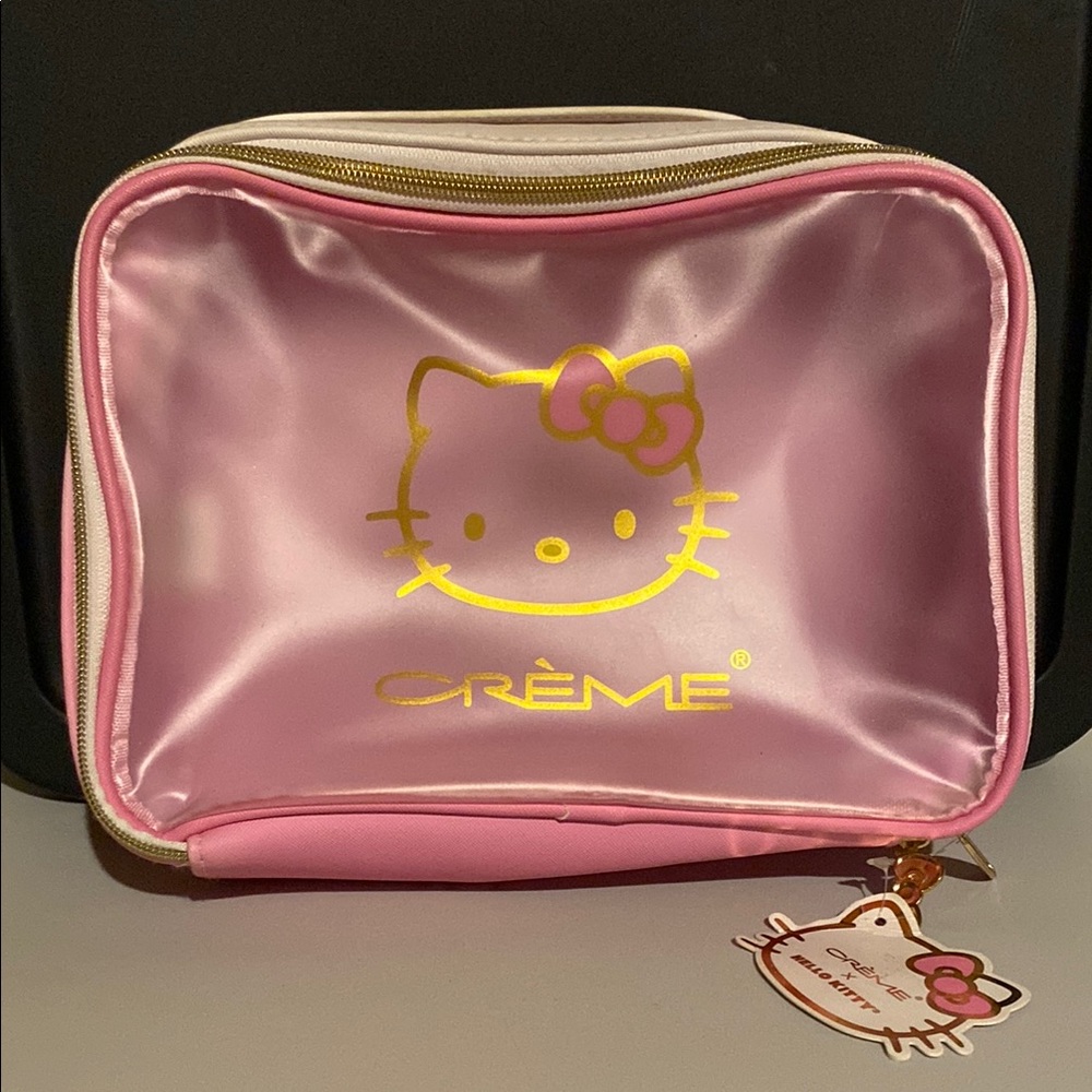 ***NWT*** HELLO KITTY BEAUTY TRAVEL‎ CASE